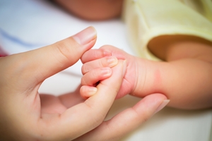 Learn the importance of skin-to-skin contact post birth.